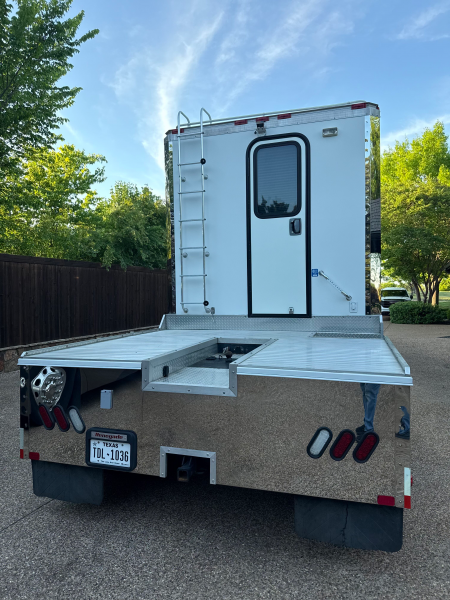 Used 2009 Renegade 14' Single Axle Toter