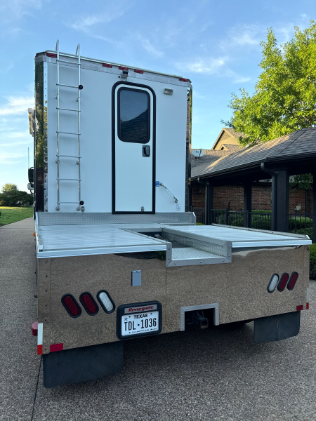 Used 2009 Renegade 14' Single Axle Toter