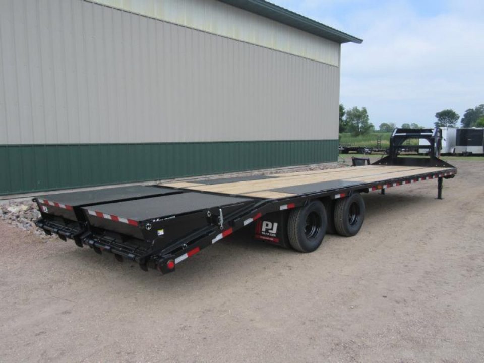 New 2026 32' PJ Low-Pro Gooseneck Trailer - 12k Axles