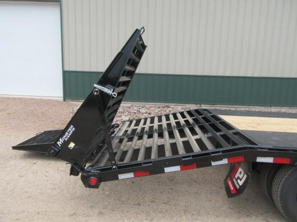 New 2026 32' PJ Low-Pro Gooseneck Trailer - 12k Axles