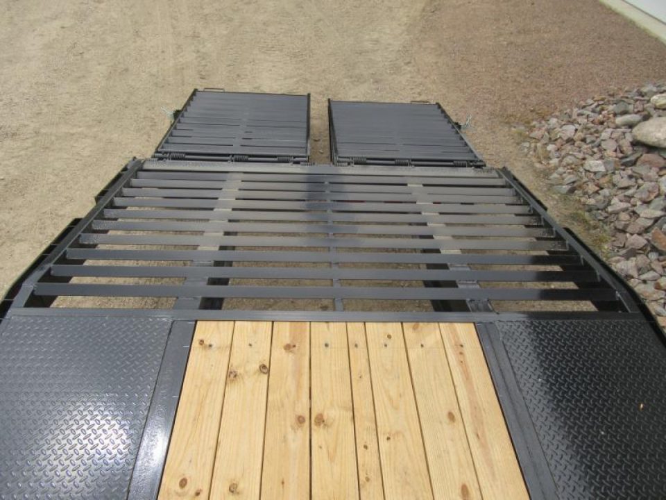 New 2026 32' PJ Low-Pro Gooseneck Trailer - 12k Axles