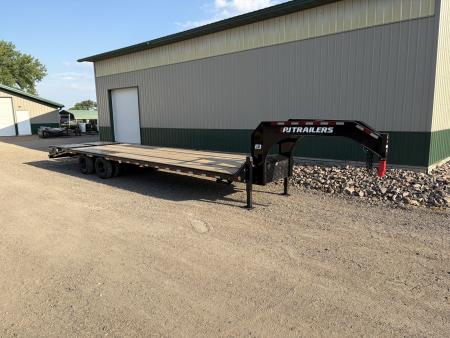 New 2026 PJ Trailers 32' Low-Pro Gooseneck - LD322 Flatbed Trailer