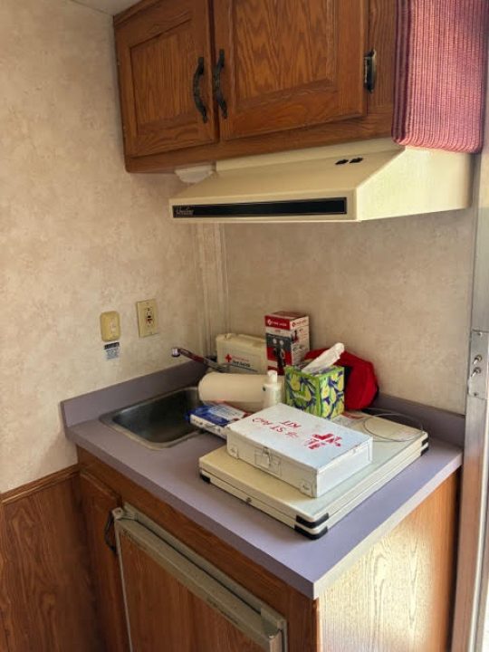 Used 1992 4-Star Trailers 3 Horse Slant Weekender