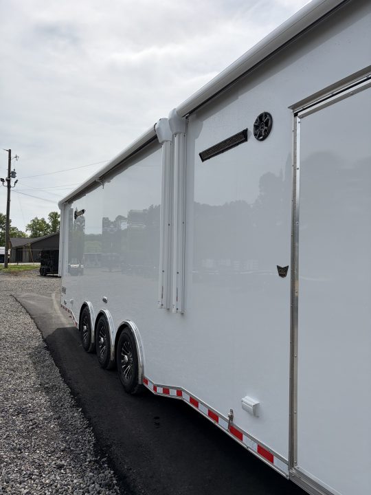 New 2026 Haulmark 44 Gooseneck Bathroom, PolyCor Interior & Exterior, 21K GVWR, Air Prep, Awning, A/C, Landing Light PKG, Hyd. Tongue Jack