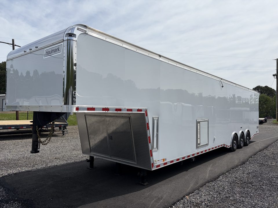 New 2026 Haulmark 44 Gooseneck Bathroom, PolyCor Interior & Exterior, 21K GVWR, Air Prep, Awning, A/C, Landing Light PKG, Hyd. Tongue Jack