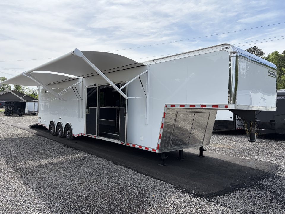 New 2026 Haulmark 44 Gooseneck Bathroom, PolyCor Interior & Exterior, 21K GVWR, Air Prep, Awning, A/C, Landing Light PKG, Hyd. Tongue Jack