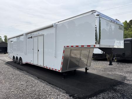 New 2026 Haulmark 44 Gooseneck Bathroom, PolyCor Interior & Exterior, 21K GVWR, Air Prep, Awning, A/C, Landing Light PKG, Hyd. Tongue Jack