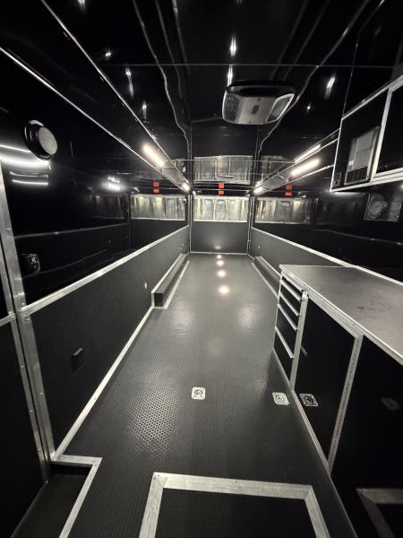 New 2026 Haulmark 44 Gooseneck Bathroom, PolyCor Interior & Exterior, 21K GVWR, Air Prep, Awning, A/C, Landing Light PKG, Hyd. Tongue Jack