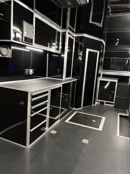 New 2026 Haulmark 44 Gooseneck Bathroom, PolyCor Interior & Exterior, 21K GVWR, Air Prep, Awning, A/C, Landing Light PKG, Hyd. Tongue Jack
