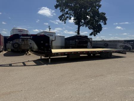 New 2026 Diamond C Trailers FMAX207 102X32 MR Gooseneck Bodies