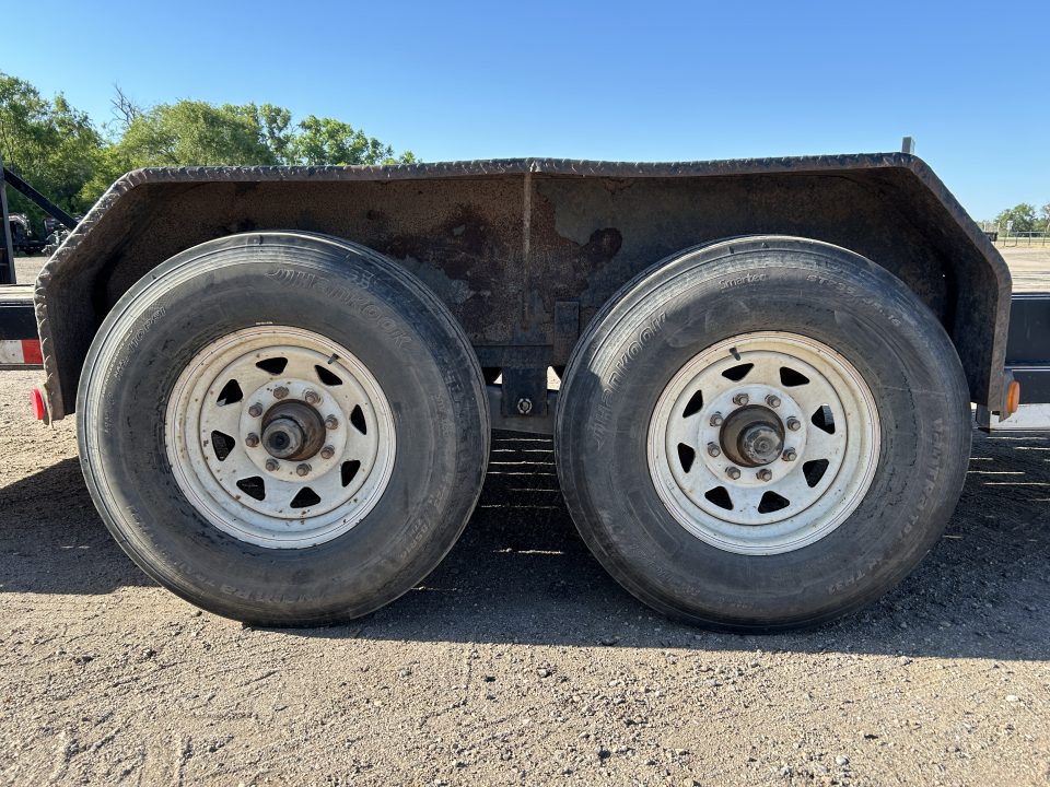 Used 2009 PJ Trailers 83x20 Equipment Trailer