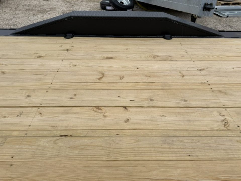 New 2026 Canada Trailers 20ft With Drive over fenders