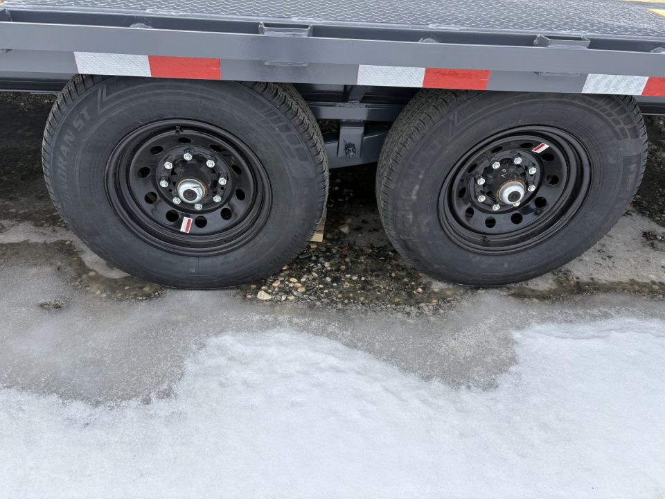 New 2026 Down 2 Earth Trailers 25' 15.5K Gooseneck Flatbed w/ 5' Dove and Real Steel Ramps