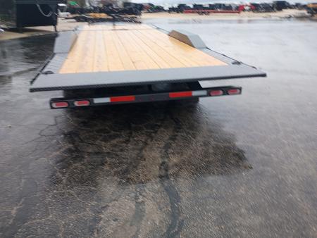 New 2026 Diamond C Trailers HXD207 24X102