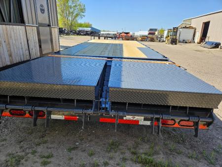 New 2026 Lamar Trailers 102 x24' Deckover Trailer