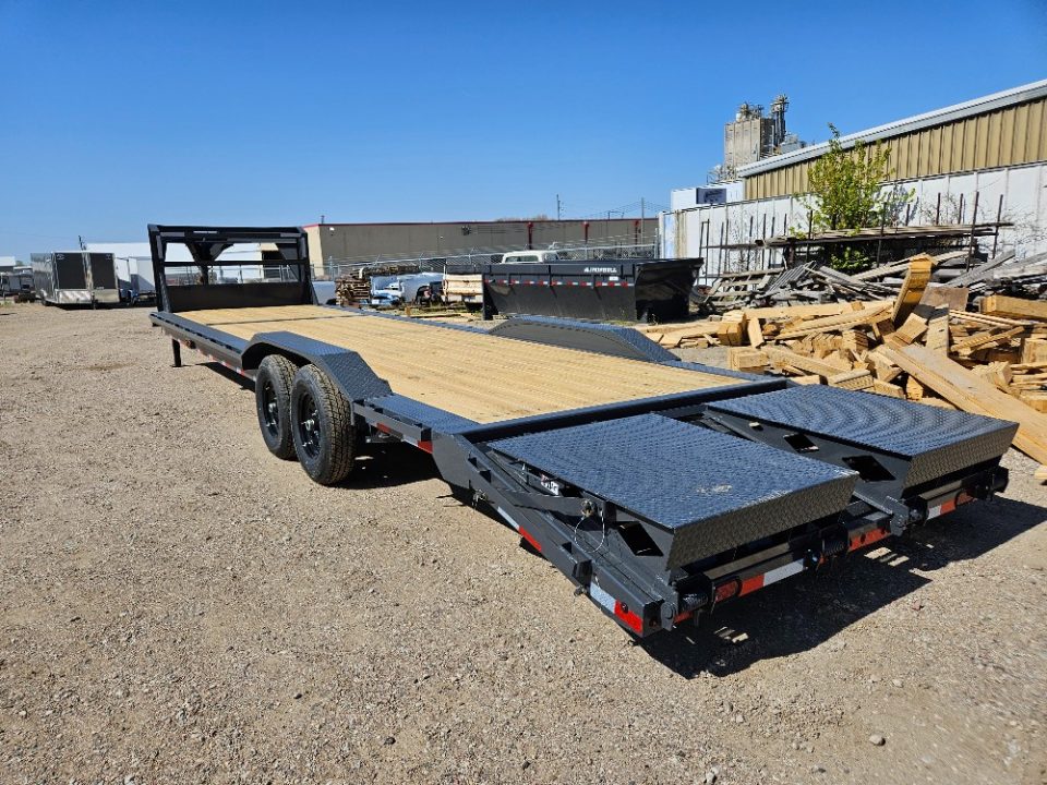 New 2026 Lamar Trailers 102"x32 GOOSENECK Car Hauler