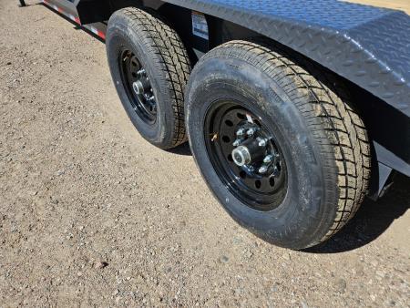New 2026 Lamar Trailers 102 x32 GOOSENECK Car Hauler