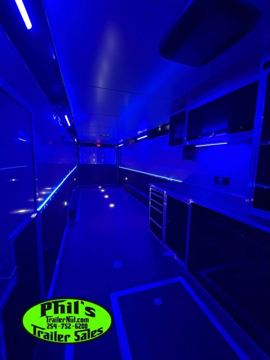 New 2026 Haulmark 8.5X44 GOOSENECK BATHROOM PACKAGE 2 ELECTRIC AWNINGS & AIRLINES! Car / Racing Trailer