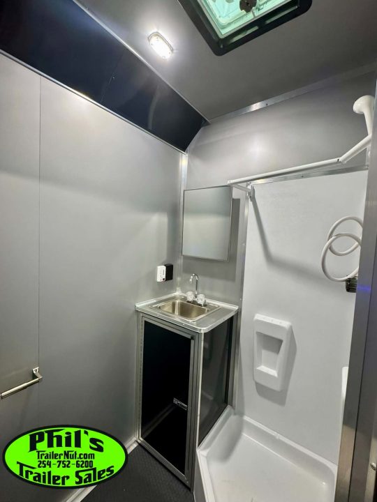 New 2026 Haulmark 8.5X44 GOOSENECK BATHROOM PACKAGE 2 ELECTRIC AWNINGS & AIRLINES! Car / Racing Trailer