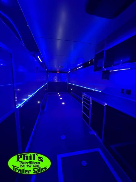 New 2026 Haulmark 8.5X44 GOOSENECK BATHROOM PACKAGE 2 ELECTRIC AWNINGS & AIRLINES! Car / Racing Trailer