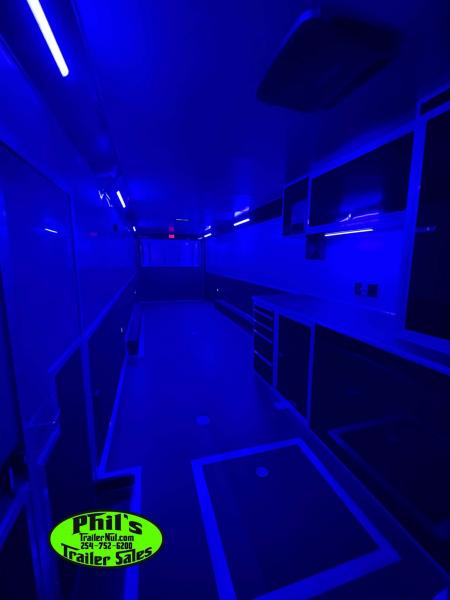 New 2026 Haulmark 8.5X44 GOOSENECK BATHROOM PACKAGE 2 ELECTRIC AWNINGS & AIRLINES! Car / Racing Trailer
