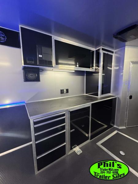 New 2026 Haulmark 8.5X44 GOOSENECK BATHROOM PACKAGE 2 ELECTRIC AWNINGS & AIRLINES! Car / Racing Trailer