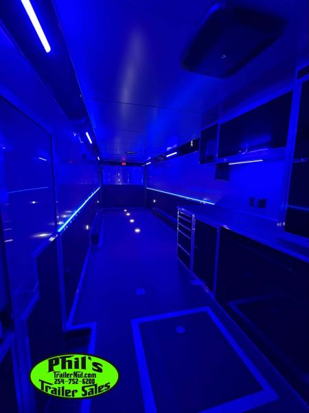 New 2026 Haulmark 8.5X44 GOOSENECK BATHROOM PACKAGE 2 ELECTRIC AWNINGS & AIRLINES! Car / Racing Trailer