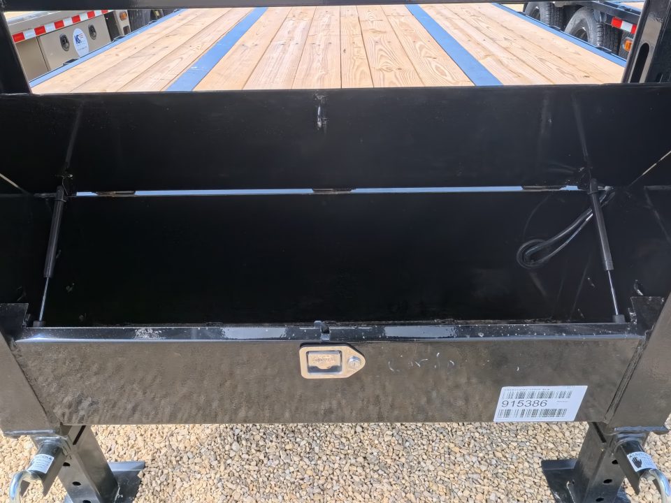 New 2026 Norstar 102 x 34 FXG Gooseneck Deckover with 2)10K Spring Axles, 2) Elec. Brakes, 5' Self Cleaning Dove Tail w/ Rampage Ramps and Matching Spare Tire