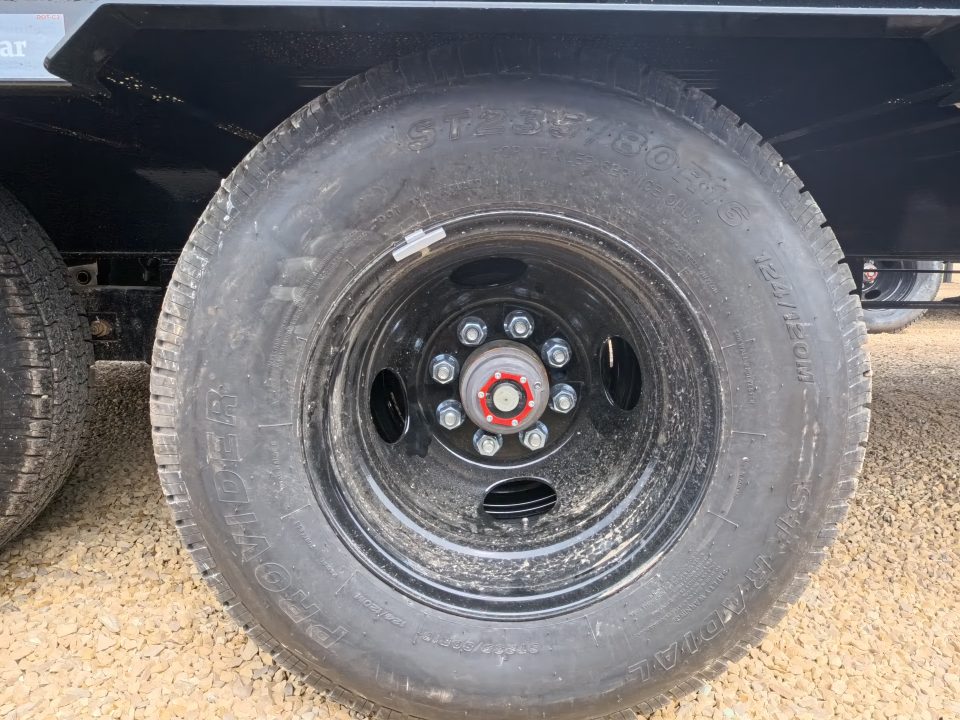New 2026 Norstar 102 x 34 FXG Gooseneck Deckover with 2)10K Spring Axles, 2) Elec. Brakes, 5' Self Cleaning Dove Tail w/ Rampage Ramps and Matching Spare Tire