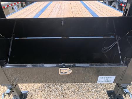 New 2026 Norstar 102 x 34 FXG Gooseneck Deckover with 2)10K Spring Axles, 2) Elec. Brakes, 5' Self Cleaning Dove Tail w/ Rampage Ramps and Matching Spare Tire