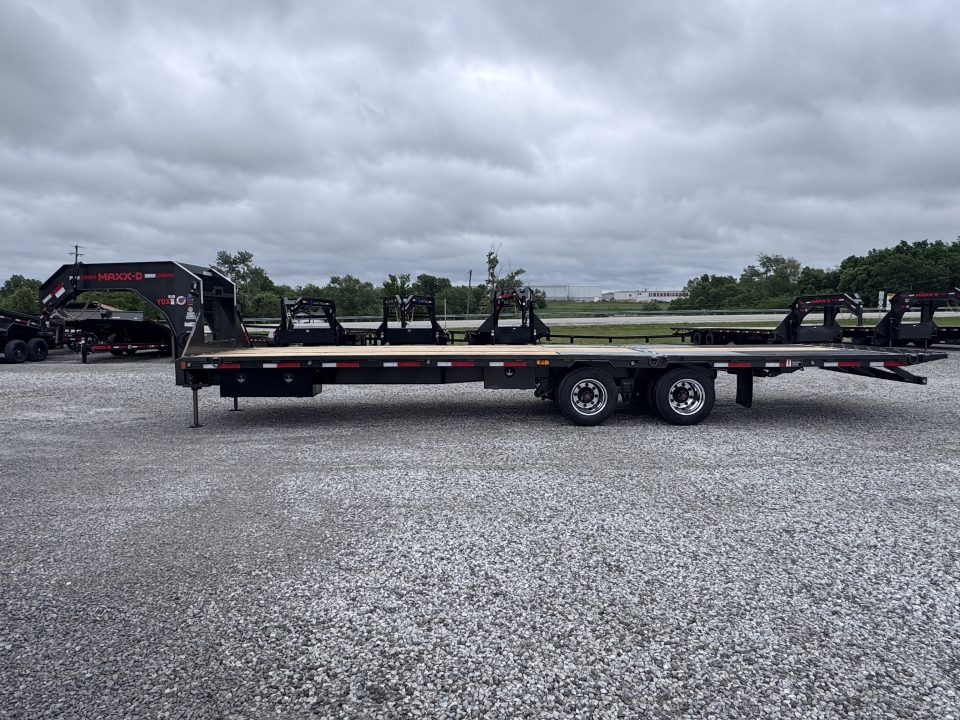 New 2026 MAXX-D 32' YDX Hydraulic Dovetail Gooseneck Equipment Trailer