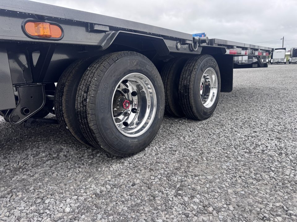 New 2026 MAXX-D 32' YDX Hydraulic Dovetail Gooseneck Equipment Trailer
