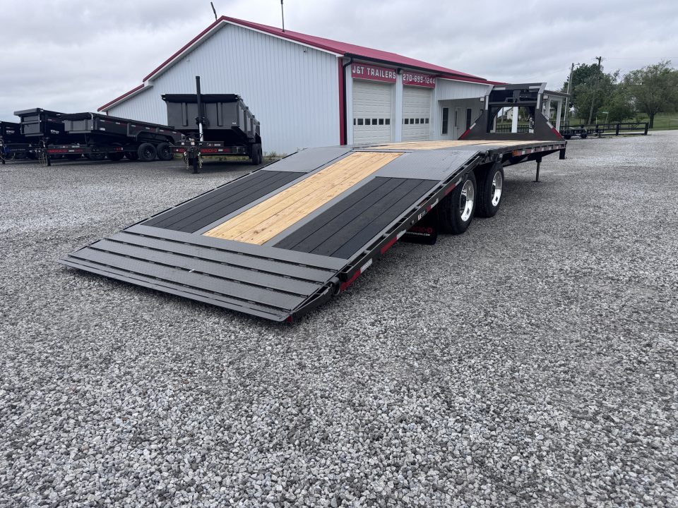 New 2026 MAXX-D 32' YDX Hydraulic Dovetail Gooseneck Equipment Trailer
