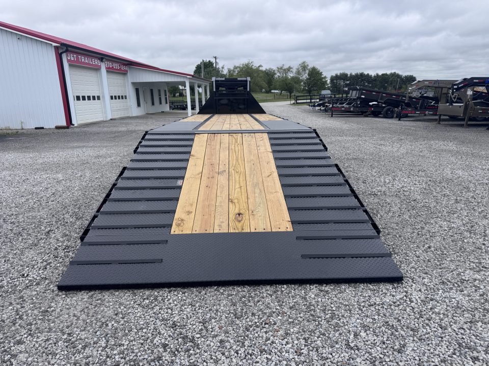 New 2026 Load Trail 32' Hydraulic Dovetail Gooseneck Equipment Trailer