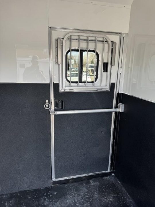 New 2027 Cimarron 2+1 Warmblood Gooseneck Horse Trailer