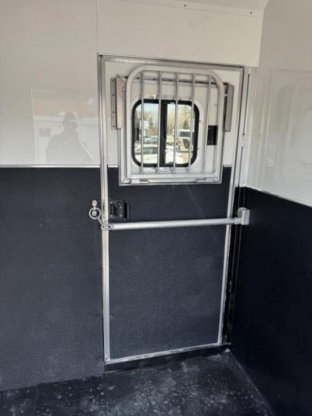 New 2027 Cimarron 2+1 Warmblood Gooseneck Horse Trailer