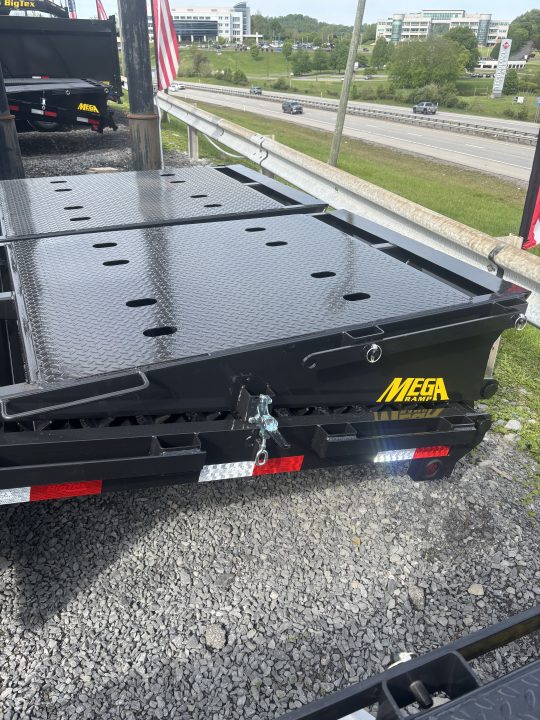 New 2026 Big Tex Trailers 20 + 5 22 GN Deckover Trailer