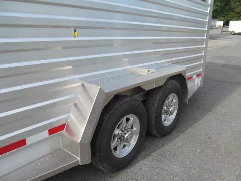 New EBY Trailers 7 X 20 Maverick Gooseneck Stock / Stock Combo Trailer