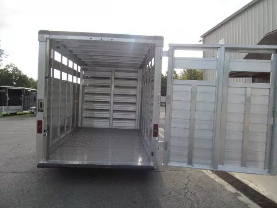 New EBY Trailers 7 X 20 Maverick Gooseneck Stock / Stock Combo Trailer