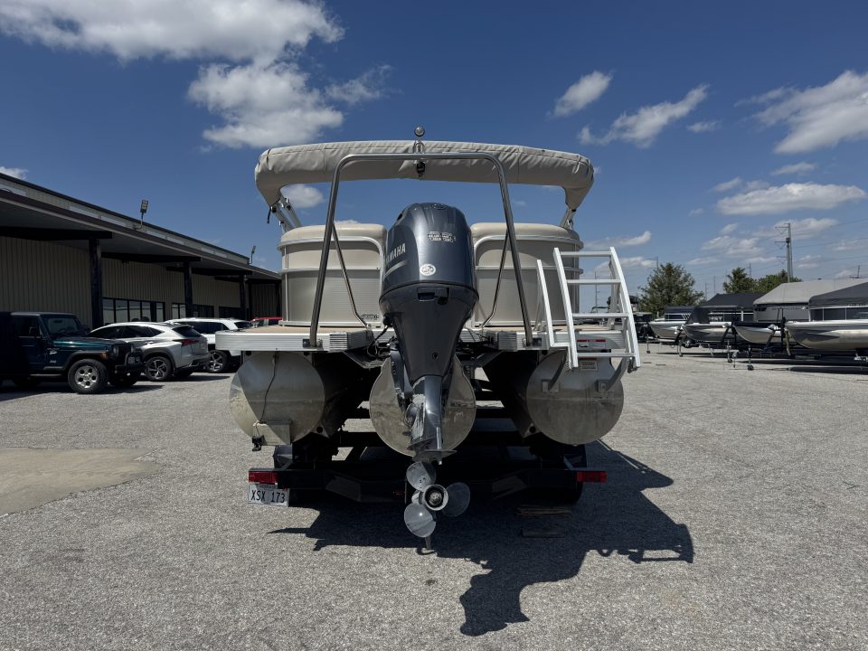 Used 2015 Bennington 22' SXSR Tri-toon Boat