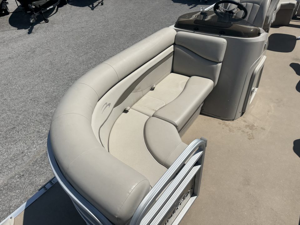 Used 2015 Bennington 22' SXSR Tri-toon Boat