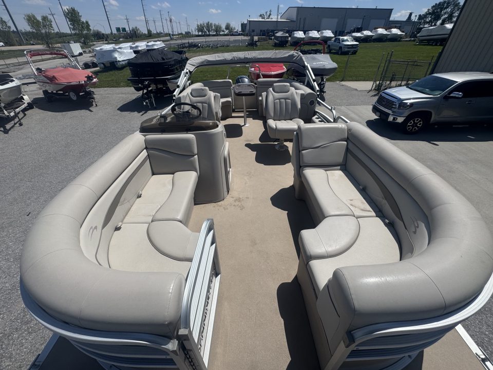 Used 2015 Bennington 22' SXSR Tri-toon Boat