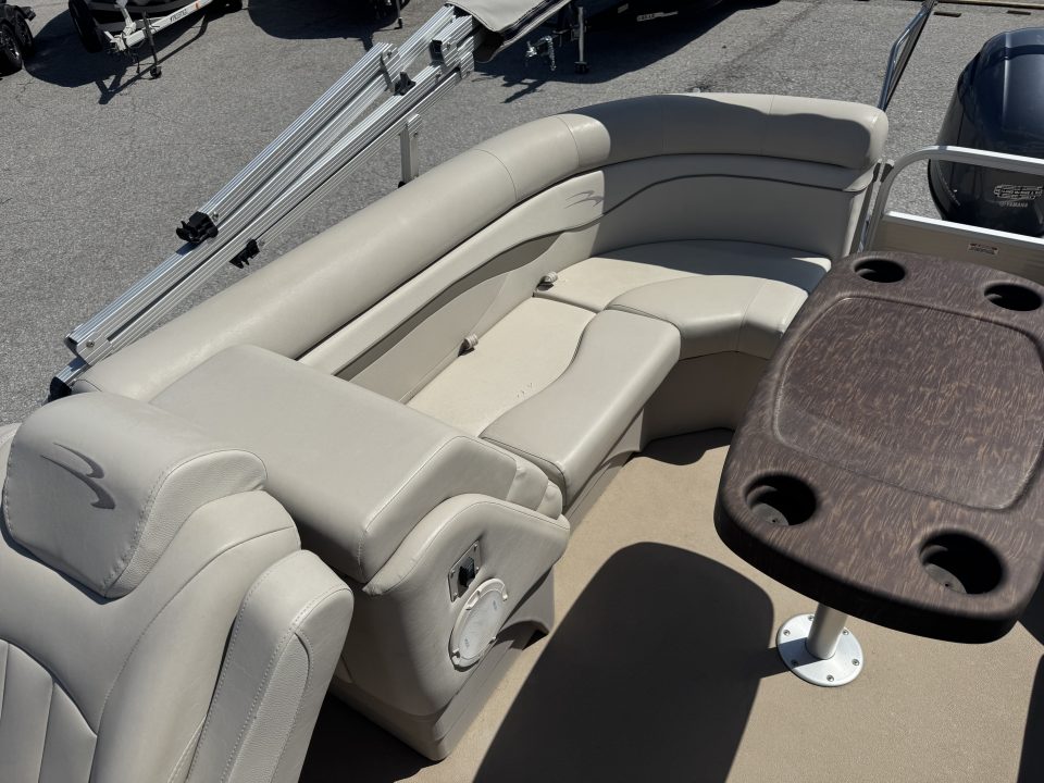Used 2015 Bennington 22' SXSR Tri-toon Boat