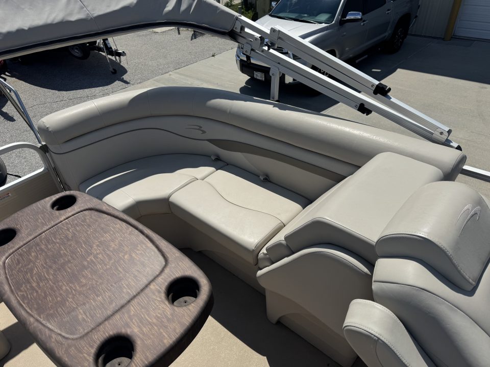 Used 2015 Bennington 22' SXSR Tri-toon Boat