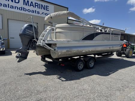 Used 2015 Bennington 22' SXSR Tri-toon Boat