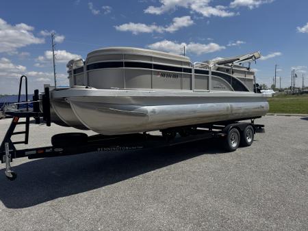 Used 2015 Bennington 22' SXSR Tri-toon Boat