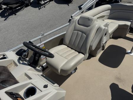 Used 2015 Bennington 22' SXSR Tri-toon Boat