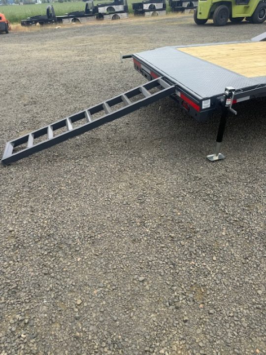 New 2026 LAMAR TRAILERS H8 102x32 21K Flatbed Trailer