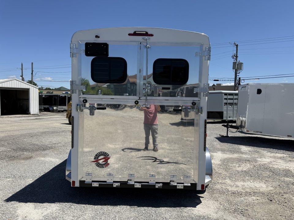 New 2026 Homesteader Trailer 214FB 2 HORSE STRAIGHT LOAD