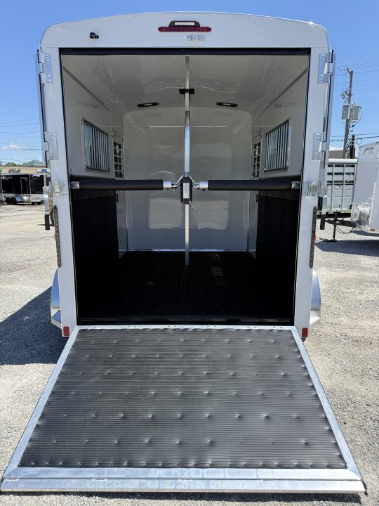 New 2026 Homesteader Trailer 214FB 2 HORSE STRAIGHT LOAD
